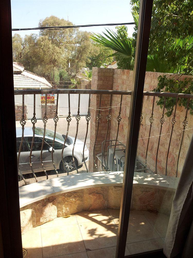 Faulty Towers Hotel Eilat Ngoại thất bức ảnh