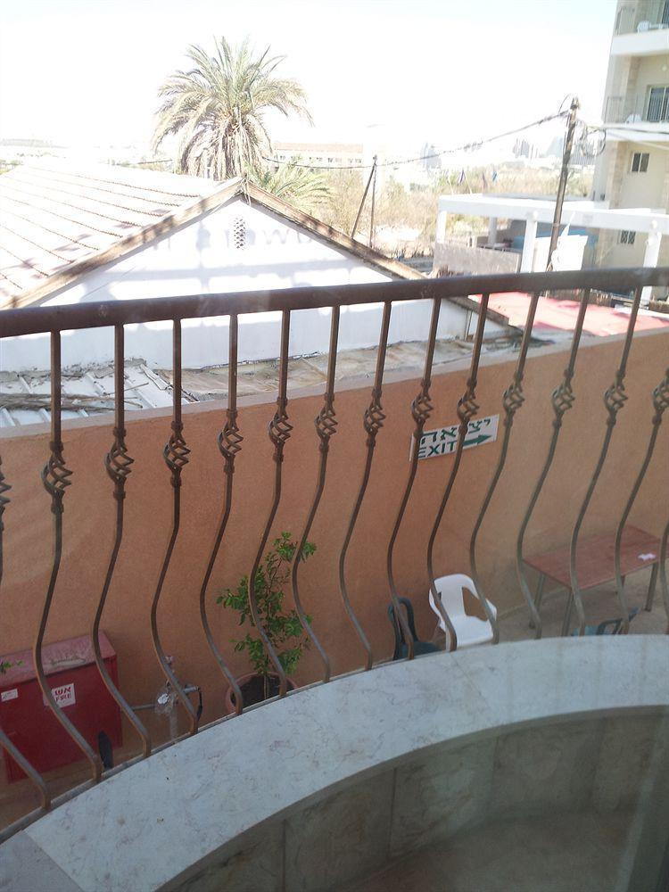 Faulty Towers Hotel Eilat Ngoại thất bức ảnh