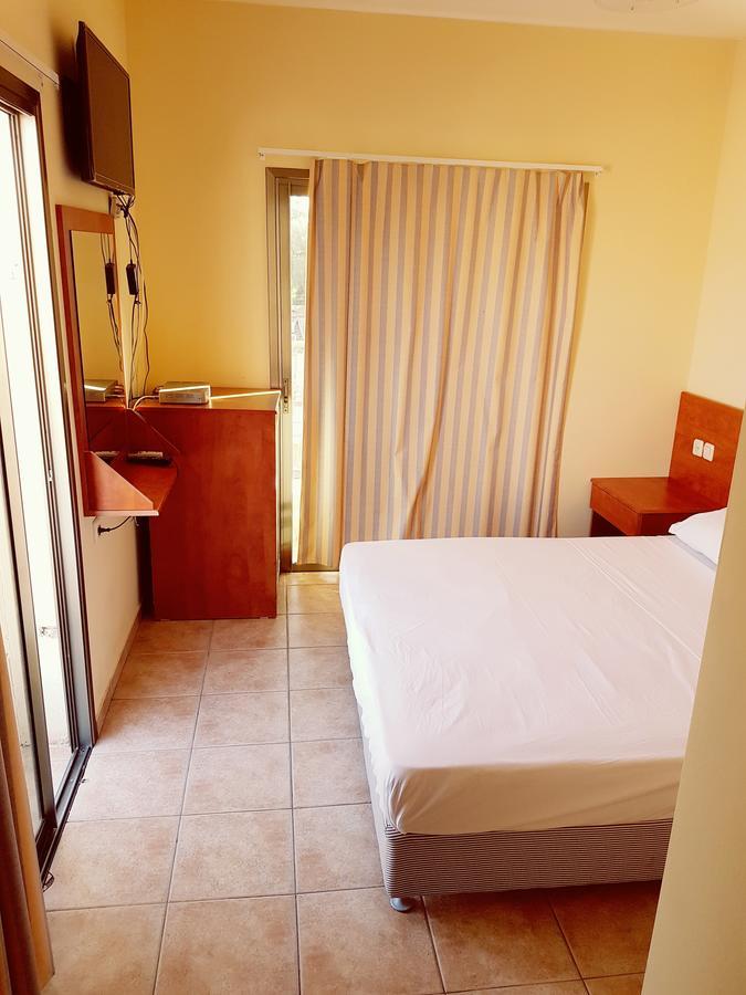Faulty Towers Hotel Eilat Ngoại thất bức ảnh